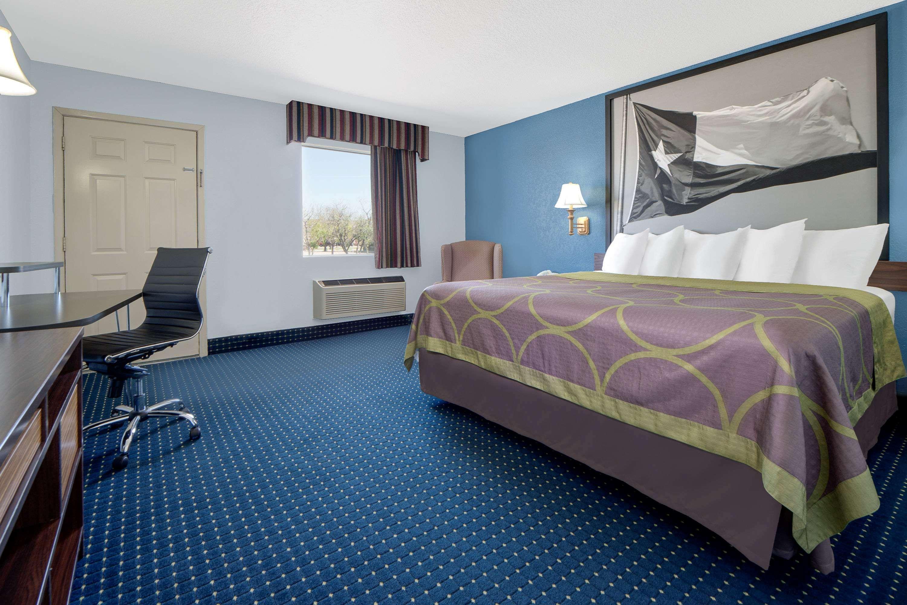 Super 8 by Wyndham Dumas TX Motel Bagian luar foto